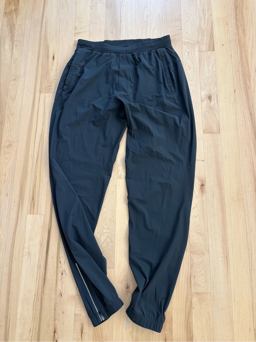 lululemon Men’s Small Surge Joggers